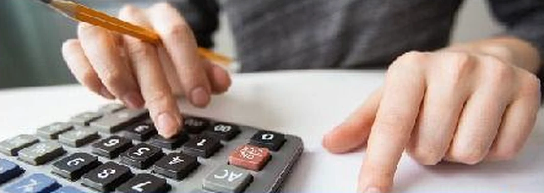 Fotografía ilustrativa de una calculadora tomada de uno de los anuncios originales
